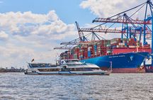 Classic 1-hour Hamburg harbor cruise with live commentary