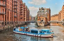 Classic 1.5-hour Hamburg Harbor Cruise With Live Commentary