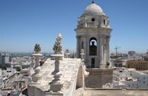 Guided tour of medieval Cadiz landmarks and history