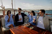 Barcelona eco-catamaran tour at sunset with live music