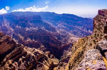 Nizwa and Jebel Shams Guided Tour with Lunch