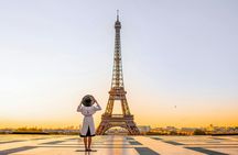 Eiffel Tower Entrance Ticket to 2nd Floor by Elevator and Host
