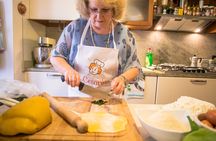 Cooking class and tasting at a Cesarina's home in Parma