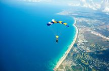 10,000 Ft Skydiving in Noosa Available in the Weekend