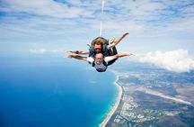 10,000 Ft Skydiving in Noosa Available in the Weekend