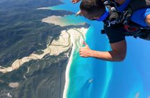 8,000 Ft Skydive Over the Whitsundays and Airlie Beach