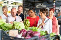 Market tour and dining experience at a Cesarina's home in Lecce