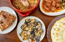 Market tour and dining experience at a Cesarina's home in Lecce