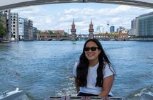 3 Hour Boat Rental Sightseeing Experience in Berlin