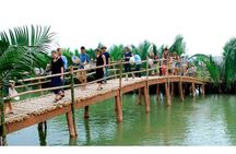 Tra Nhieu village full-day tour with lunch, fishing and cycling