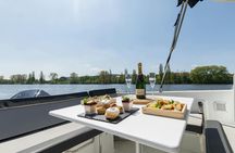 Private YachtBoat SPEED All-You-Can-Drink Cruise in Prague