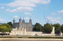 Harry Potter Guided Walking Tour with Tower of London Tickets