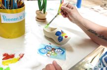 Wooden shoes painting workshop in Volendam