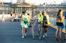 Guided bike tour of Paris by night with complimentary wine