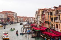 Venice Small-Group Walking Tour with Gondola Ride