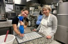 Parisian macaron baking class in a renowned bakery