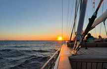 Sunset Sail to Rhenia Island and Mykonos Beach Safari