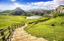 Day trip to Covadonga lakes, sanctuary, Cangas and Lastres from Gijon