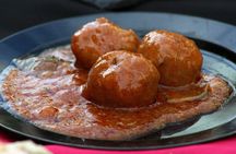 Malaga Food Tour with Tapas & Drinks with a Local