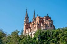 Full-day Covadonga Lakes and Cangas de Onís guided tour from Llanes