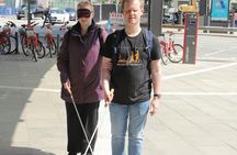 Blind city walking tour in Hamburg guided by a blind person