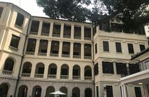 Guided tour of Hong Kong's heritage with tram ride and food tasting