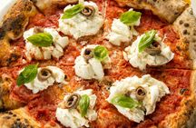 Pizza making in Taormina