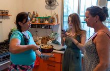 Food tasting with a local family in Cancún
