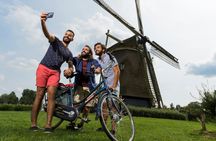 Private bike tour with a local guide in Amsterdam