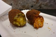 Food tour in Rome's Prati district with wine and ice cream tasting