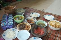 Food and culture tour with a local family in Praya