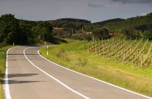 E-bike adventure in Chianti with lunch and two wine tastings