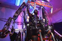 Giant robot piloting experience in Tokyo