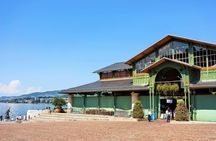 1-hour walking tour of Montreux with a local