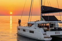 Santorini Standard Catamaran Cruise with Pickup, Lunch and Drinks