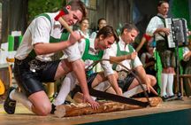 Gundolf Family Tyrolean folk show in Innsbruck with dinner option