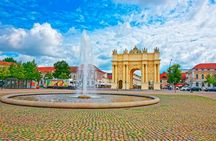 1-hour tour of Potsdam attractions with a local