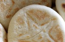 Guided gastronomic and cultural tour through Bologna