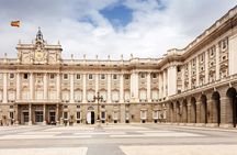 Discover Madrid on a guided tour with a local
