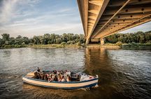 Public panoramic cruise of Warsaw on a traditional wooden boat