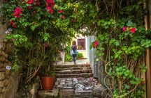 Guided tour to Athens' photogenic spots with a local