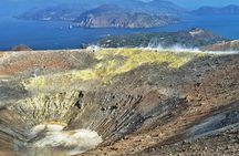 Guided hike to the great crater of Vulcano Island