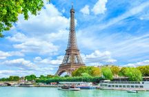 One-hour sightseeing cruise with lunch at Le Bistro Parisien