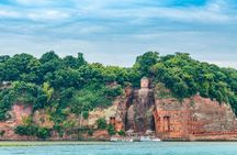 Private tour to the Leshan Giant Buddha with lunch and boat ride