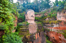Private tour to the Leshan Giant Buddha with lunch and boat ride