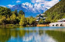 Customized private day tour of Lijiang city highlights with lunch