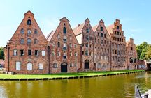 Lübeck best intro city walking tour with a local