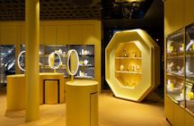 Crystal design workshop and in-store tour with a drink in Vienna