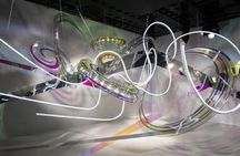 Crystal design workshop and in-store tour with a drink in Vienna