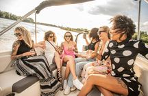 30-minute motorboat cruise along the Vistula River in Warsaw